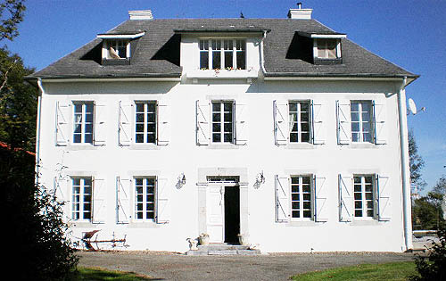 19C Maison de Maître in the Hautes-Pyrénéess, South of France - For sale at 850,000 Euros 19C Maison de Maître in the Hautes-Pyrénéess, South of France - For sale at 850,000 Euros. Ref 171153002