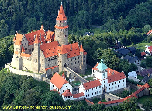 Bouzov Castle, located between the village of Hvozdek and the town of Bouzov, west of Litovel, Moravia, Czech Republic.  - www.castlesandmanorhouses.com