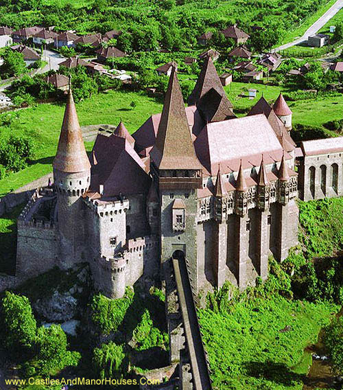 Corvin Castle, also known as Corvins' Castle, Hunyad Castle or Hunedoara Castle, Hunedoara, Transylvania, Romania - www.castlesandmanorhouses.com