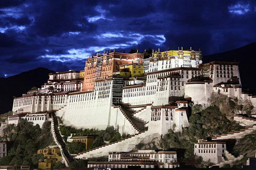 The Potala Palace, Lhasa, Tibet - www.castlesandmanorhouses.com