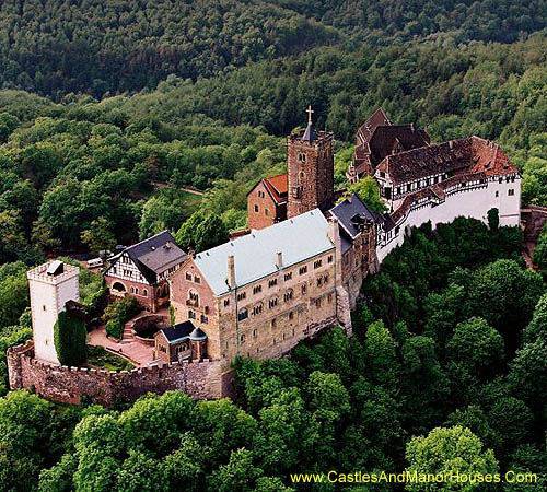 Wartburg overlooking the town of Eisenach, in the state of Thuringia, Germany - www.castlesandmanorhouses.com