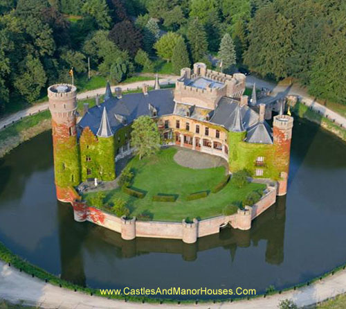 Kasteel van Wijnendale, Wijnendale, Torhout, West Flanders, Belgium. - www.castlesandmanorhouses.com