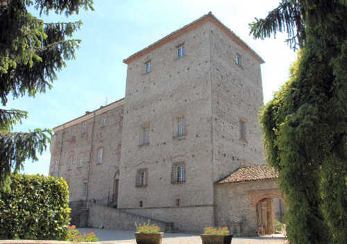 Cravanzana Castle, Langhe Region, Alba, Cuneo, Piemonte, Italy - Price available on application - www.castlesandmanorhouses.com