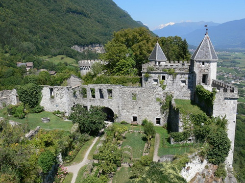 The Fortress of Miolans (Château de Miolans), St-Pierre Albigny, Savoy, France - For sale at € 3,000,000 - www.castlesandmanorhouses.com