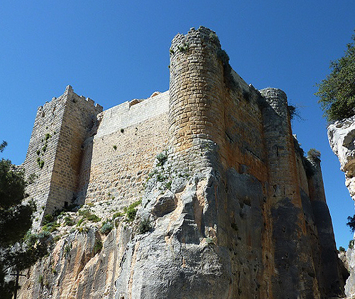 Citadel of Salah Ed-Din Syria. Saône or Saladin Castle, Al-Haffah, Latakia Governorate, Syri - www.castlesandmanorhouses.com