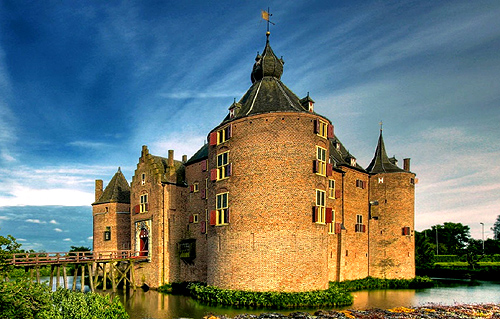 Kasteel Ammersoyen, Kasteellaan, Ammerzoden, Netherlands - www.castlesandmanorhouses.com