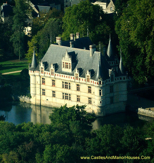 Château de Azay-le-Rideau, Azay-le-Rideau, Chinon, Indre-et-Loire, Centre, France - www.castlesandmanorhouses.com