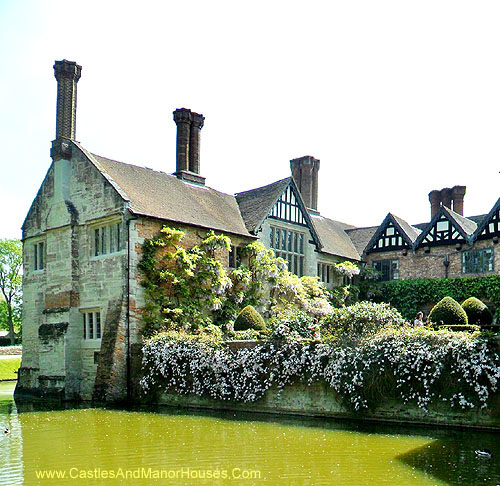 Baddesley Clinton, Warwickshire, England - www.castlesandmanorhouses.com