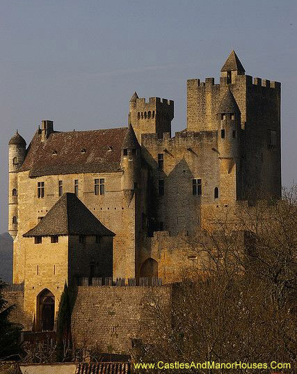 Château de Beynac, Castle in Beynac-et-Cazenac, France - www.castlesandmanorhouses.com