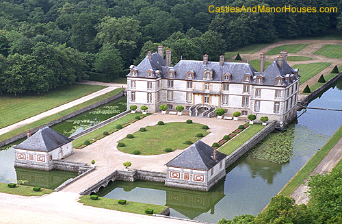 The Château de Bourron, Bourron-Marlotte, Seine-et-Marne, France. - www.castlesandmanorhouses.com