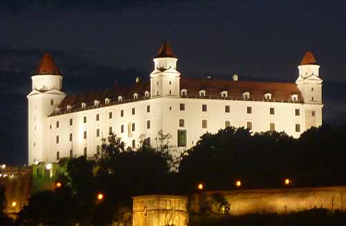 Bratislavsky hrad (Bratislava Castle), Bratislava, Slovakia. - www.castlesandmanorhouses.com