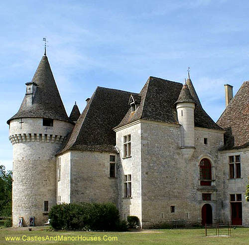 Château de Bridoire, Dordogne, Aquitane, France - www.castlesandmanorhouses.com