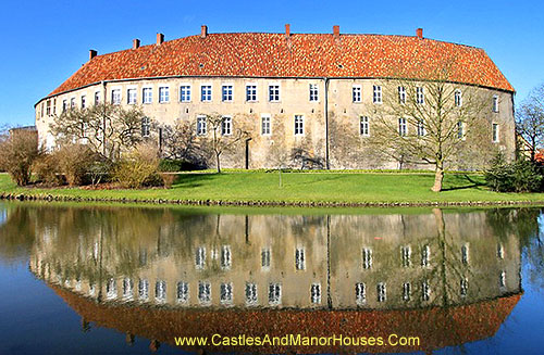 Schloss Burgsteinfurt, Steinfurt, Münster, North Rhine-Westphalia, Germany - www.castlesandmanorhouses.com