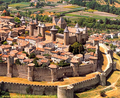 Château Comtal, Carcassonne, Languedoc, France. - www.castlesandmanorhouses.com