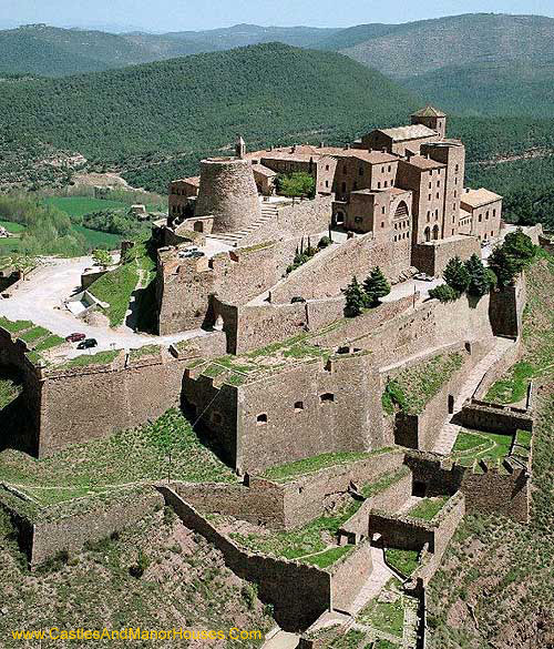 Parador de Cardona or Castell de Cardona, Cardona, Barcelona, Catalonia - www.castlesandmanorhouses.com