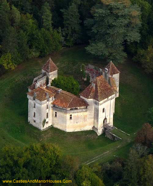 Château de Caussade, 24 Trélissac, Dordogne, Périgord, France - www.castlesandmanorhouses.com