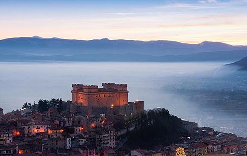 Castello Piccolomini (Celano Castle), Celano, provincia dell'Aquila, Marsica, Italy - www.castlesandmanorhouses.com