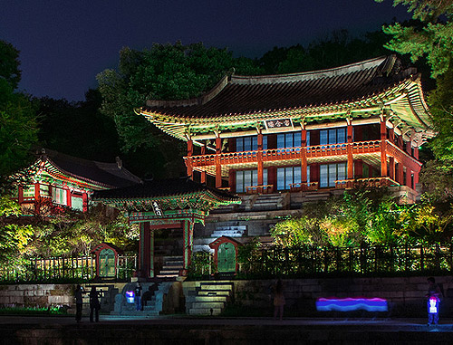 Changdeokgung, Jongno-gu, Seoul, South Korea - www.castlesandmanorhouses.com