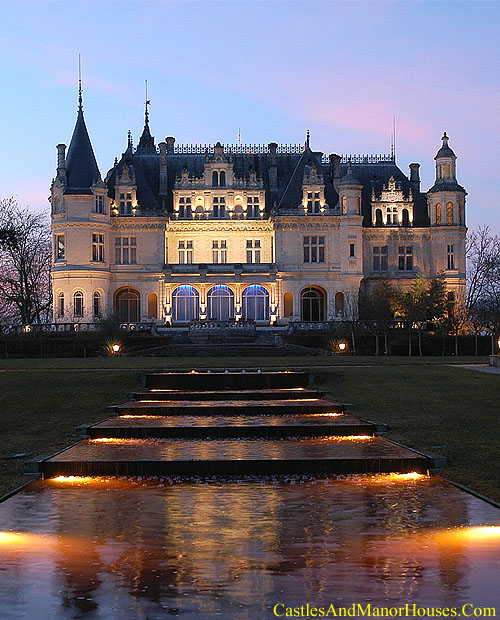 Le château Pichon, Parempuyre, Gironde, Aquitaine, France - www.castlesandmanorhouses.com