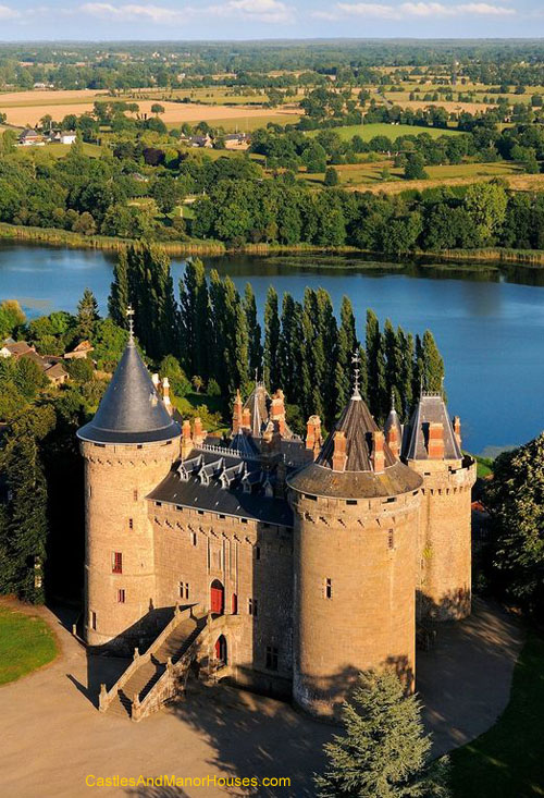 Château de Combourg, Ille-et-Vilaine, Brittany, France - www.castlesandmanorhouses.com