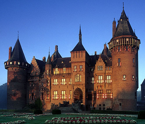 Castle De Haar, near Haarzuilens, province of Utrecht, Netherlands. - www.castlesandmanorhouses.com
