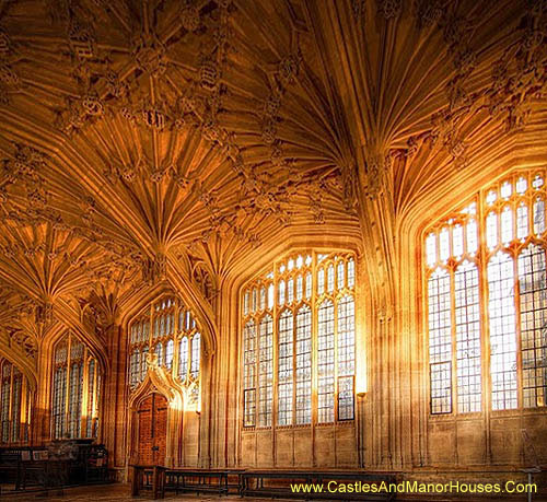 Divinity School, Oxford - www.castlesandmanorhouses.com