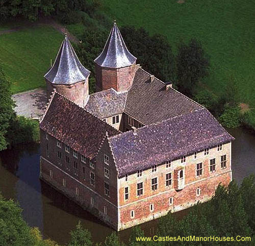 Kasteel Dussen (Dussen Castle) - www.castlesandmanorhouses.com