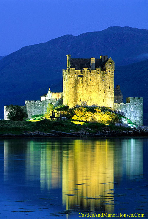 Eilean Donan (Eilean Donnain), Dornie, Kyle of Lochalsh IV40 8DX, Scotland - www.castlesandmanorhouses.com