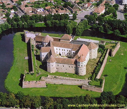 Fagaras Castle, Fagaras, Brazov County, Romania - www.castlesandmanorhouses.com