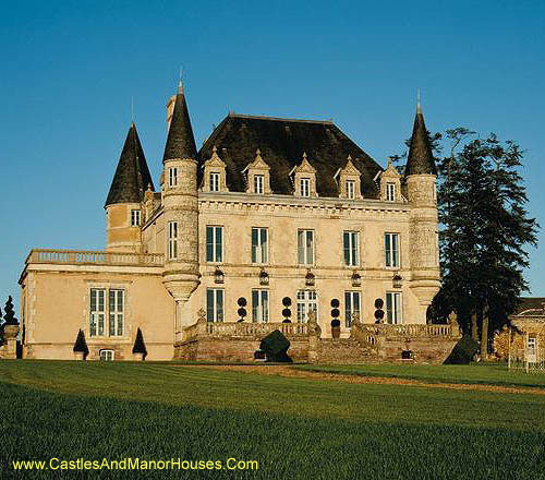Château de la Goujeonnerie, Vendee, France - www.castlesandmanorhouses.com