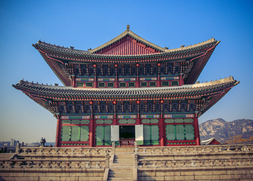 Gyeongbokgung, Seoul, South Korea - www.castlesandmanorhouses.com