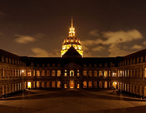 La cour d’honneur, l’hôtel des Invalides, 7th arrondissement, Paris, France - www.castlesandmanorhouses.com