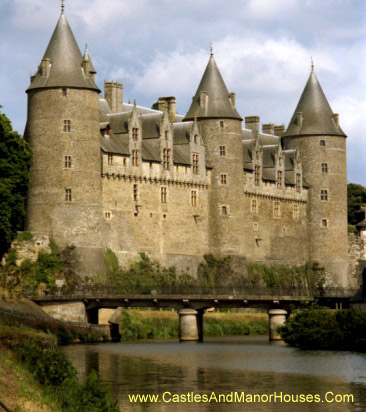 Château de Josselin, Josselin, Morbihan, Brittany, France - www.castlesandmanorhouses.com