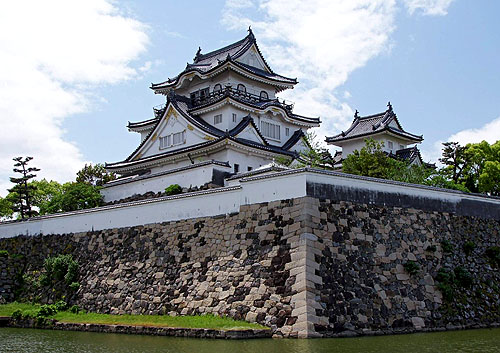 Kishiwada Castle (or Chikiri Castle), Kishiwada, Osaka Prefecture, Japan - www.castlesandmanorhouses.com