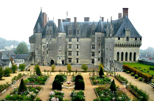 Château de Langeais, Indre-et-Loire, France - www.castlesandmanorhouses.com