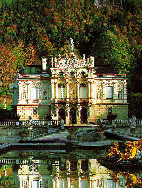 Schloss Linderhof (Linderhof Palace), Bavaria, Germany. - www.castlesandmanorhouses.com