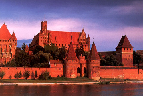 Castle of the Teutonic Order in Malbork, Marienburg (Mary's Castle), Poland - www.castlesandmanorhouses.com