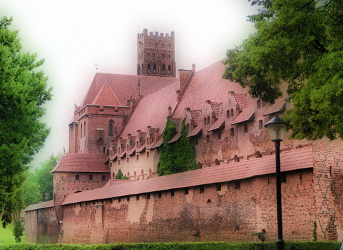 Castle of the Teutonic Order in Malbork, Marienburg (Mary's Castle), Poland - www.castlesandmanorhouses.com