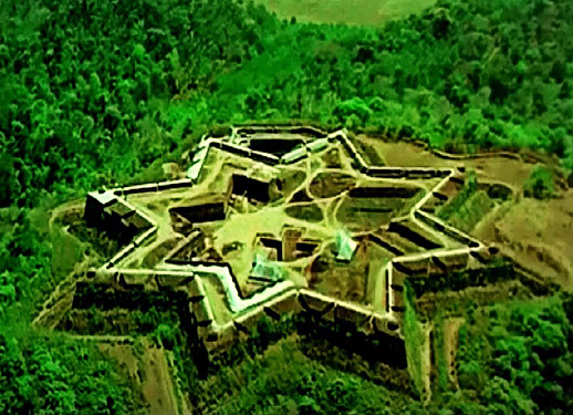 Manjarabad Fort, just outside of Sakleshpura, on National Highway 48, Hassan District, Karnataka, India - www.castlesandmanorhouses.com