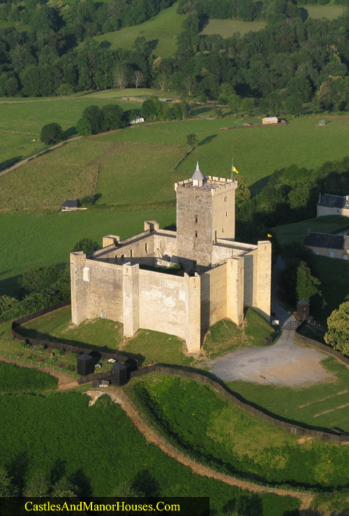 The Château de Mauvezin, Mauvezin, Hautes-Pyrénées, France. - www.castlesandmanorhouses.com