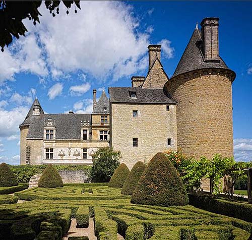 Montal Castle, Saint-Jean-Lespinasse, Lot, Midi-Pyrénées, France - www.castlesandmanorhouses.com