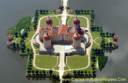 Schloss Moritzburg (Castle Moritzburg), Schloßallee, 01468 Moritzburg, Saxony, Germany - www.castlesandmanorhouses.com