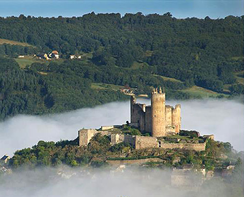 Château de Najac, Najac, Aveyron département, France. - www.castlesandmanorhouses.com