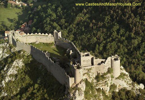 Château de Puilaurens, Lapradelle-Puilaurens, Aude département, Laguedoc-Roussillon, France - www.castlesandmanorhouses.com