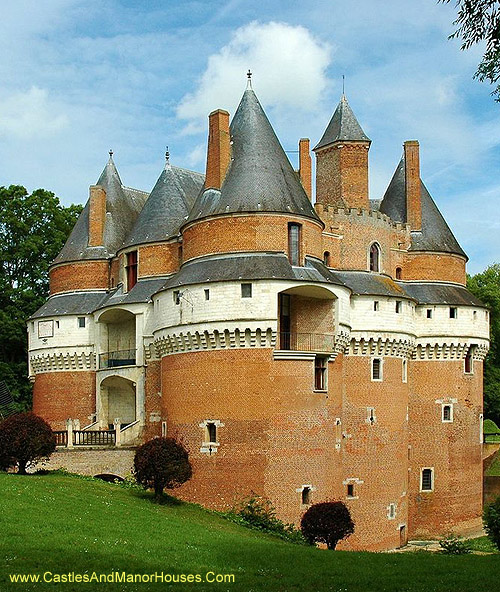 Château de Rambures, Rambures, Somme, France - www.castlesandmanorhouses.com