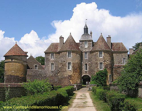 Château de Ratilly, Treigny, Yone, France - www.castlesandmanorhouses.com