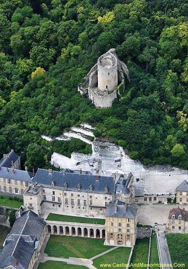 Châteaux de La Roche-Guyon, La Roche-Guyon, Val-d'Oise, Île-de-France, France. - www.castlesandmanorhouses.com