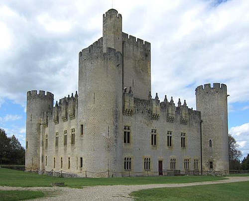 Château de Roquetaillade, Mazères (near Bordeaux), Gironde, France. - www.castlesandmanorhouses.com