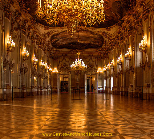 Schönbrunn Palace, Vienna, Austria - www.castlesandmanorhouses.com