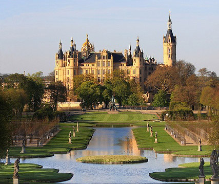 Schwerin Castle, Schwerin, Germany. - www.castlesandmanorhouses.com